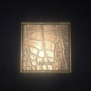 Mini Tarte bronzer in Park Ave Princess